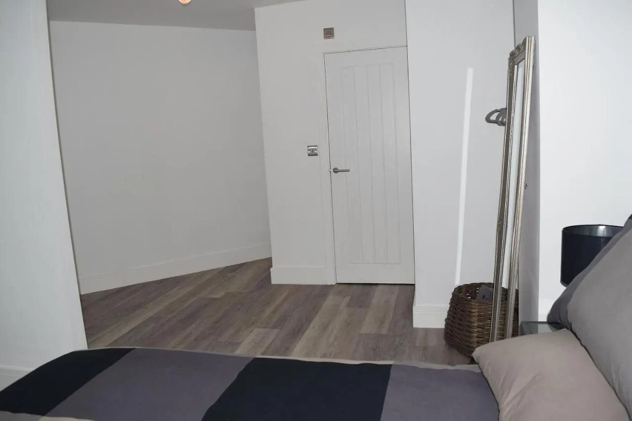 Apartamento Airport Padzzz Wythenshawe Habitación en casa particular