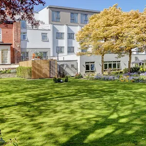 Aparthotel Western Pinewood Manchester Airport-wilmslow, Wilmslow